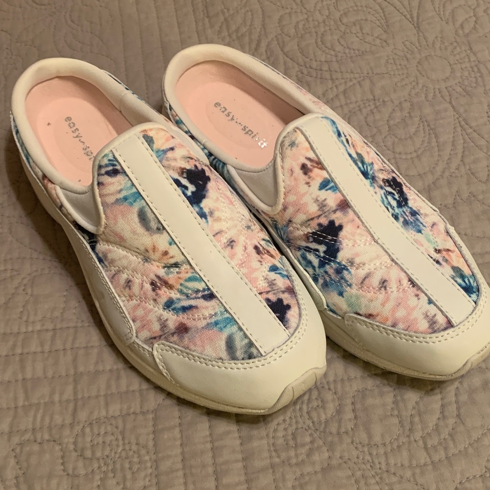 NEW Easy Spirit Floral Slip-On Sneakers - Cream and Blue